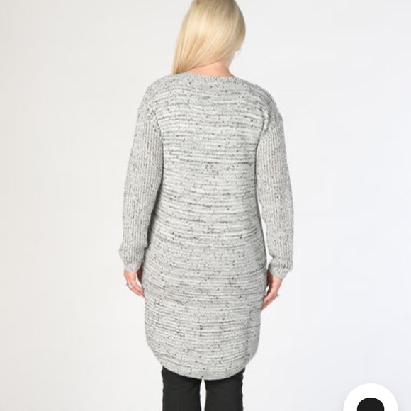 Relaxed V Neck Cable Knit Tunic Sweater - Picture 14 of 14